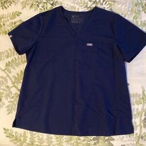Figs scrub top size XL